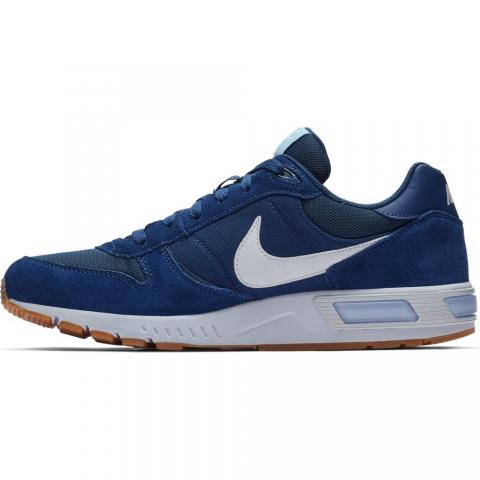 Nike nightgazer hombre blancas store