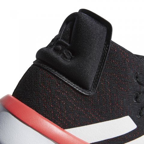 BB9192_FTW_photo_detail-1_white