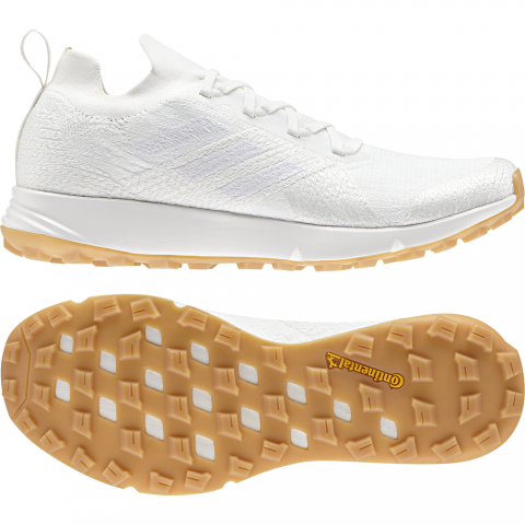 BC0418_FTW_photo_standard_white