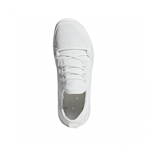 BC0519_FTW_photo_top-portrait_white
