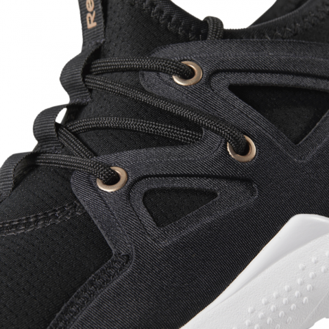 Reebok cardio motion black top