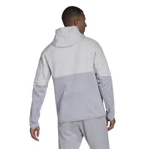 HE5028_5_APPAREL_On Model_Back View_white