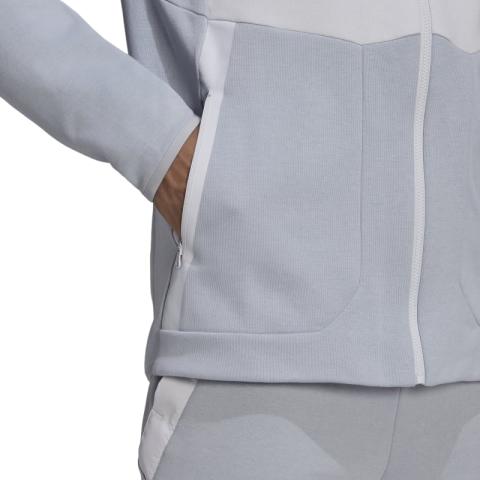 HE5028_8_APPAREL_On Model_Detail View 2_white