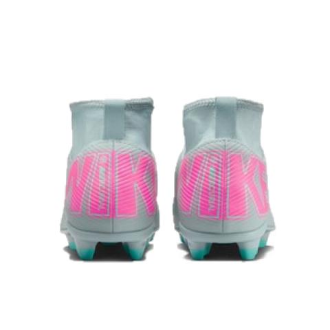 Nike Superfly 10 Club FG/MG niño verde/rosa – talón reforzado que aporta estabilidad y soporte.
