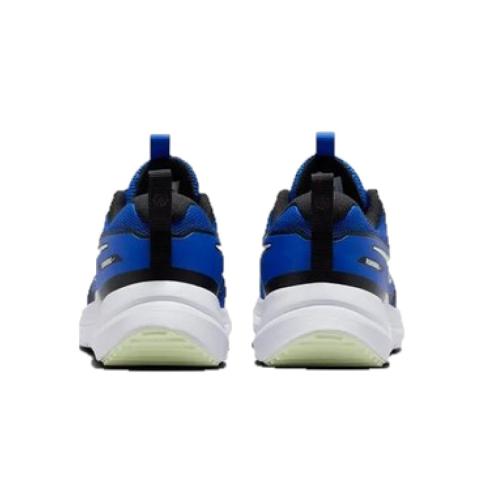 Nike Cosmic Runner GS - Vista trasera – presilla en el talón y detalles de marca