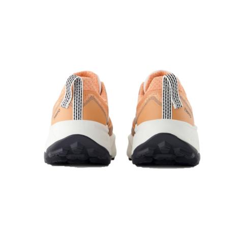 Zapatilla trail mujer – NB Hierro V9 – WTHIERR9 – parte trasera
