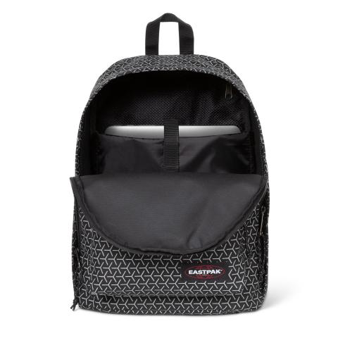 mochila-eastpak-out-of-office-negro-blanco-Imag2