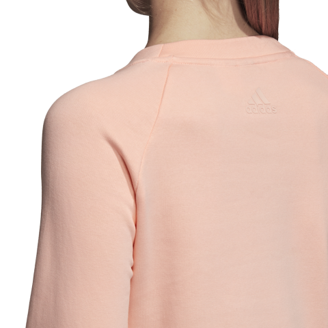 CY6262_APP_on-model_detail-2_white