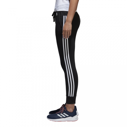 S97117_APP_on-model_side_white