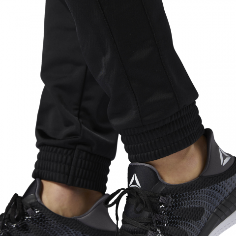 BQ2713_APP_on-model_detail-3_white