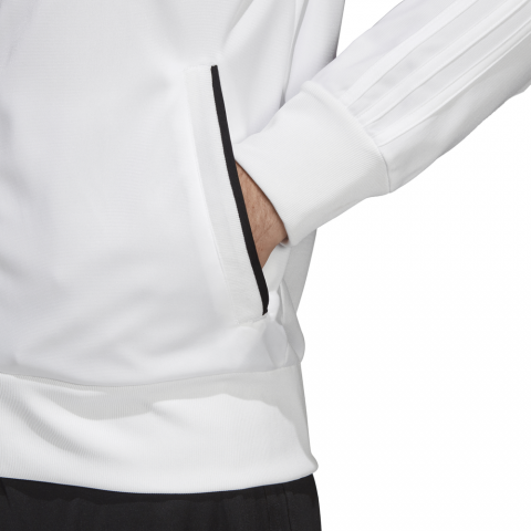 BQ6515_APP_on-model_detail-2_white