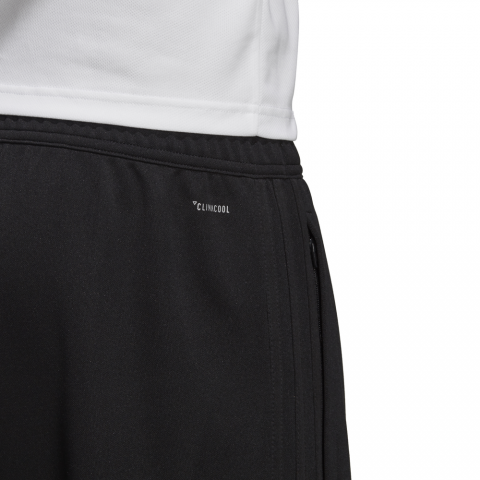 BS0526_APP_on-model_detail-1_white