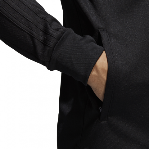BS0602_APP_on-model_detail-1_white
