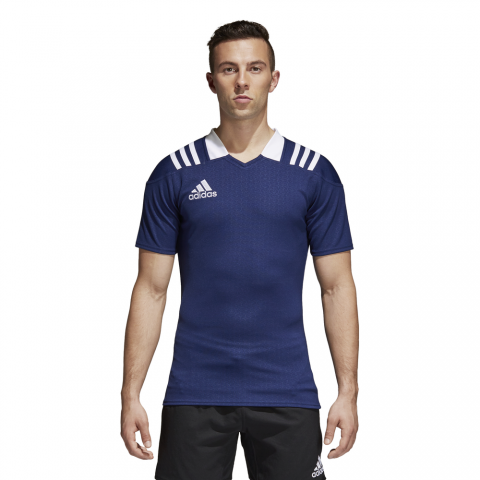 BS3185_APP_on-model_standard_white