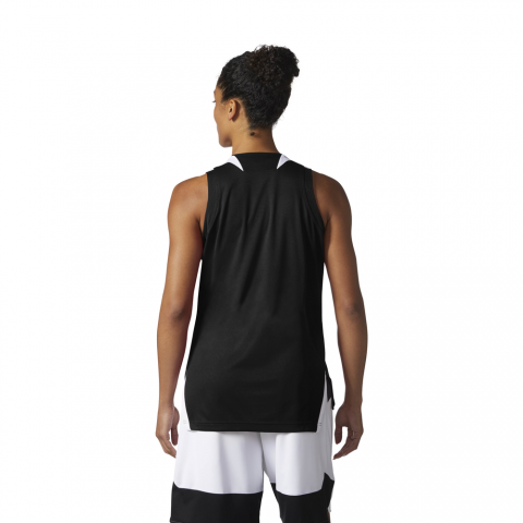 BS5024_APP_on-model_back_white