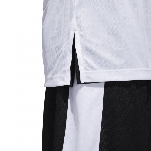 CD8699_APP_on-model_detail-3_white