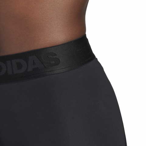 CD9757_APP_on-model_detail-1_white
