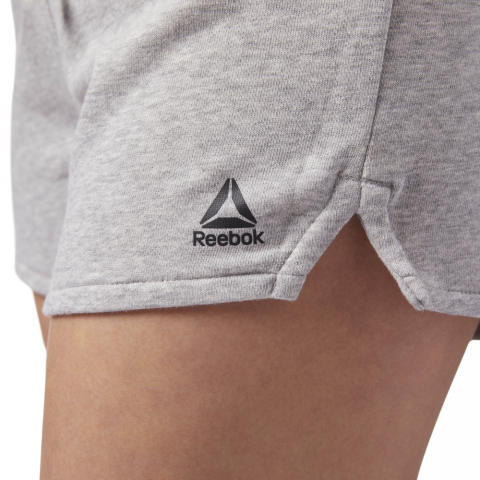 CE0156_APP_on-model_detail-1_white
