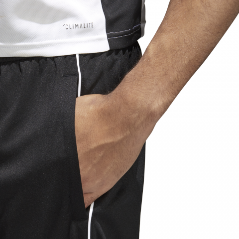 CE9032_APP_on-model_detail-1_white