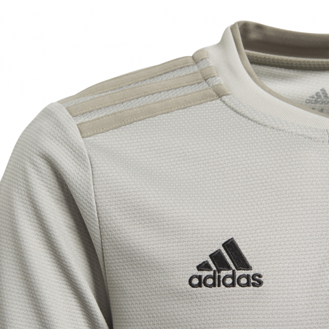CF3506_APP_photo_detail-1_white