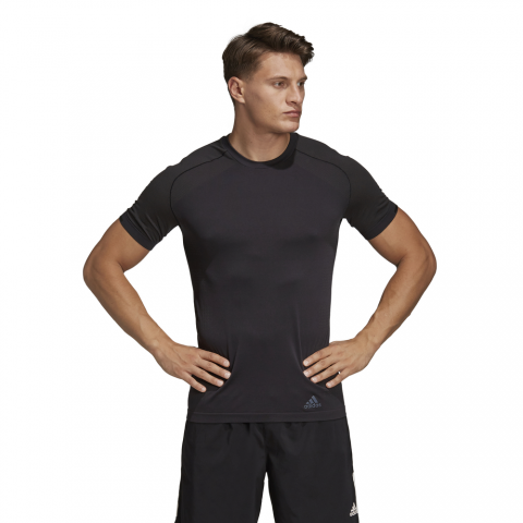 CF6022_APP_on-model_standard_white