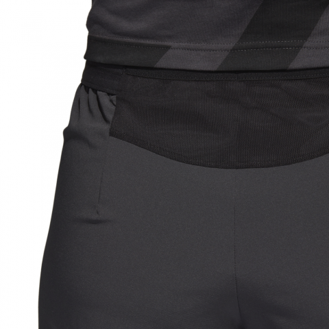 CG0095_APP_on-model_detail-3_white