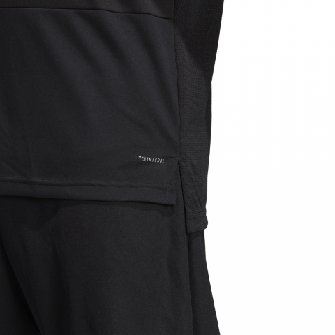 CG0351_APP_on-model_detail-1_white