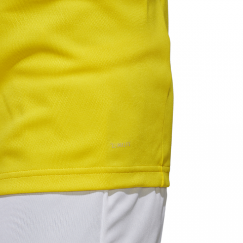 CG0384_APP_on-model_detail-2_white