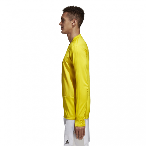 CG0384_APP_on-model_side_white
