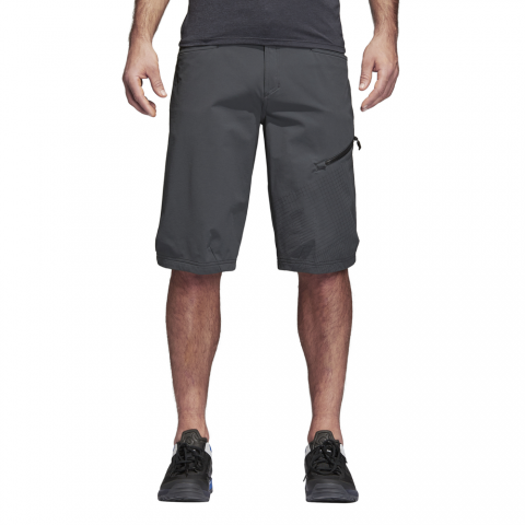 CG2470_APP_on-model_standard_white
