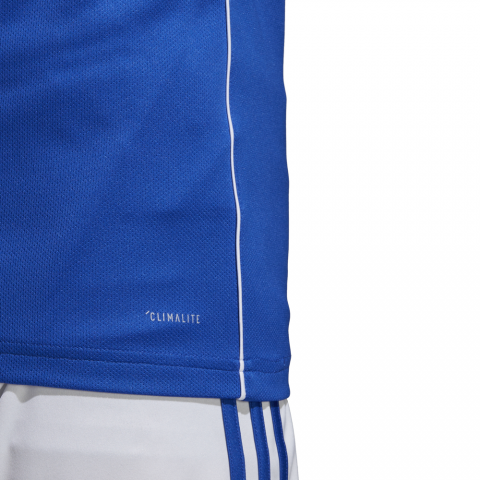 CV3451_APP_on-model_detail-1_white