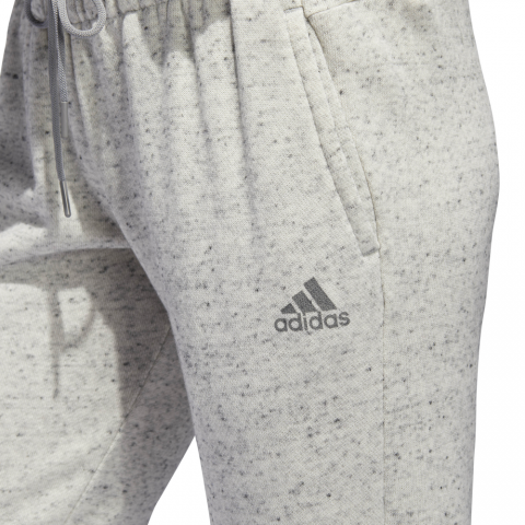 CW2250_APP_on-model_detail-1_white