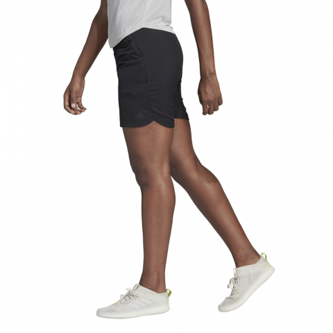 CW5492_APP_on-model_side_white