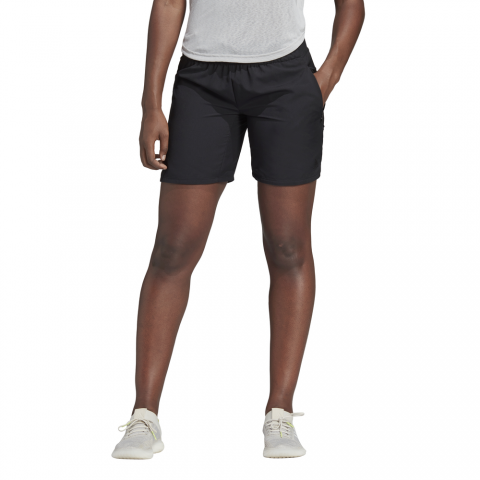 CW5492_APP_on-model_standard_white