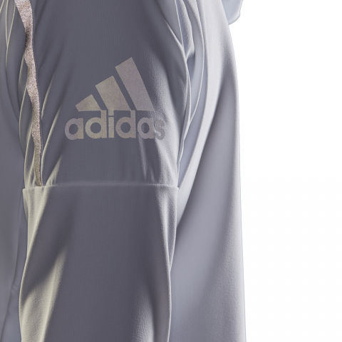 CY5511_APP_on-model_detail-3_white