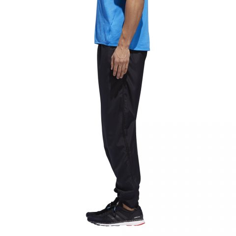 CY5771_APP_on-model_side_white