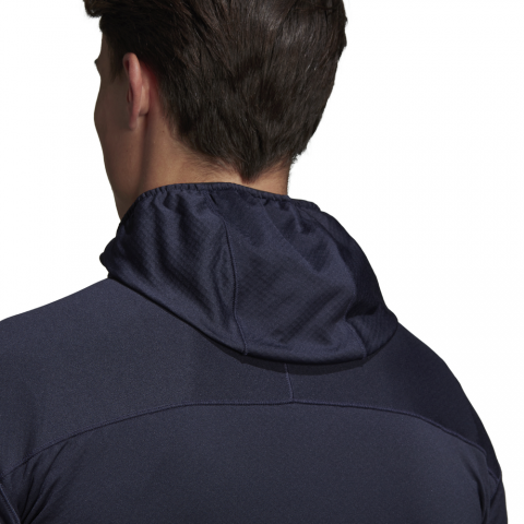 CY8717_APP_on-model_detail-3_white