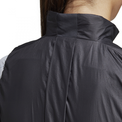 CZ0158_APP_on-model_detail-3_white