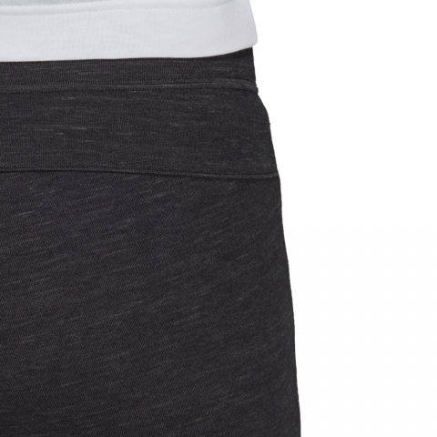 CZ2916_APP_on-model_detail-2_white