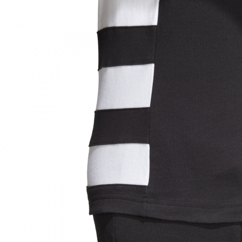 DN5991_APP_on-model_detail-2_white