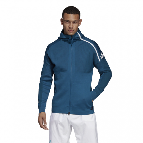 DP0285_APP_on-model_standard_white
