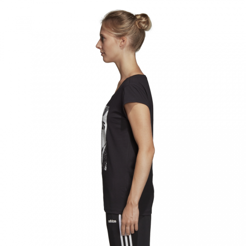 DP2368_APP_on-model_side_white