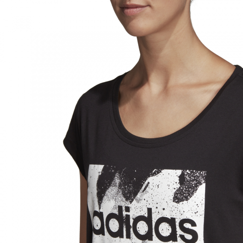 DP2368_APP_on-model_detail-1_white