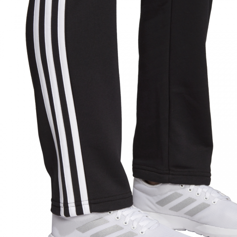 DP2373_APP_on-model_detail-2_white