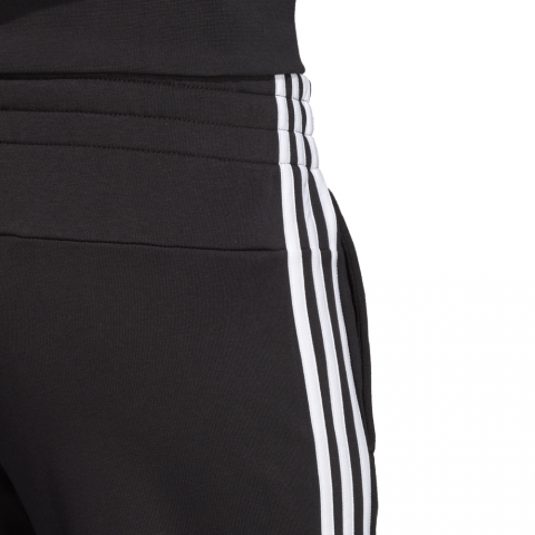 DP2373_APP_on-model_detail-3_white