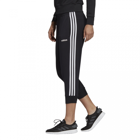 DP2396_APP_on-model_side_white
