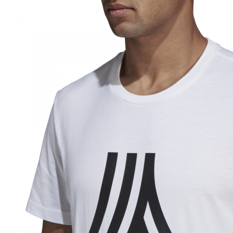 DP2694_APP_on-model_detail-1_white