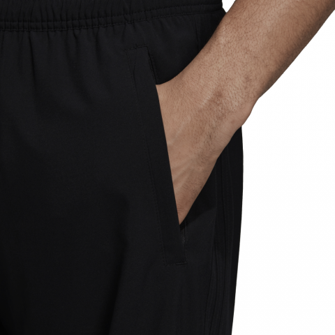 DP2700_APP_on-model_detail-1_white