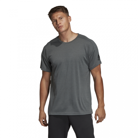 DP3121_APP_on-model_standard_white