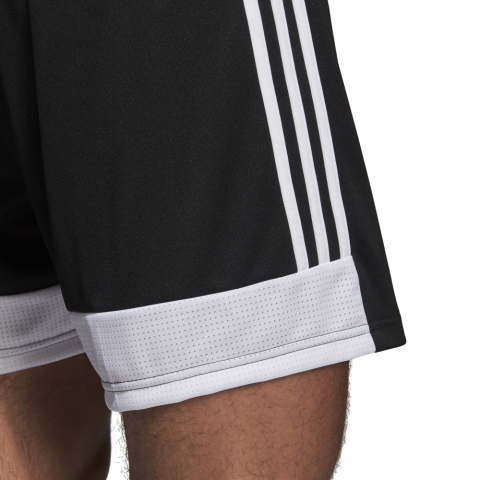 DP3246_APP_on-model_detail-3_white